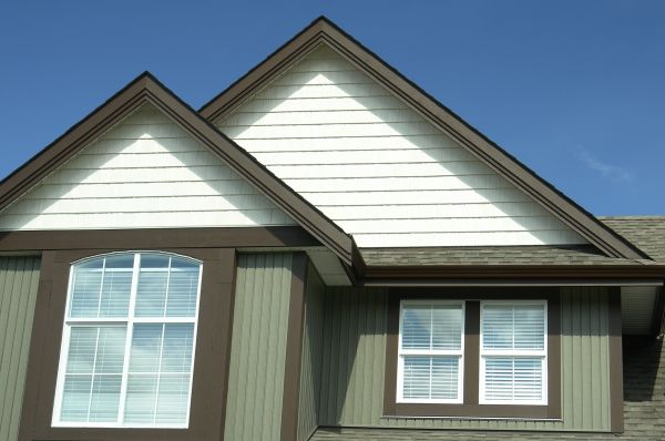 Cost of Vertical Vinyl Siding Repair in Champaign